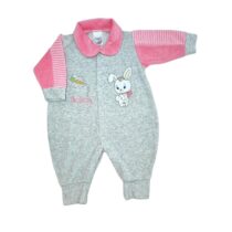 MACACÃO LONGO PLUSH COELHINHO BORDADO UNISSEX
